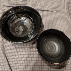 食器2枚の画像