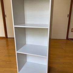 【無料】3段カラーボックス（木目ホワイト）お譲りします／収納・本棚に◎の画像