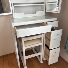 ドレッサーの画像