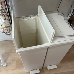 ゴミ箱の画像