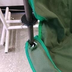 0727-125 Coleman　キャンプ椅子　肘掛け破損ありの画像
