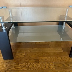 ガラステーブルの画像