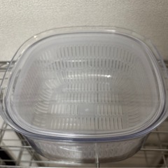 取りに来てくれる方あげます　セラーメイト　調味料びん、生野菜保存ケースの画像