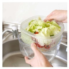 取りに来てくれる方あげます　セラーメイト　調味料びん、生野菜保存ケースの画像