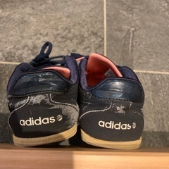 レディースadidas スニーカーの画像