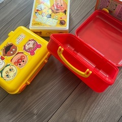 アンパンマン入れ物3つの画像