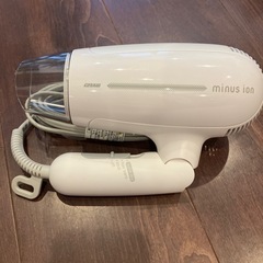 IZUMI マイナスイオンドライヤー ホワイト DR-RM36-Wの画像
