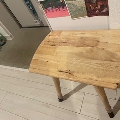 木製スツールの画像