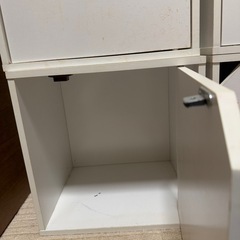 扉付きカラーボックスの画像