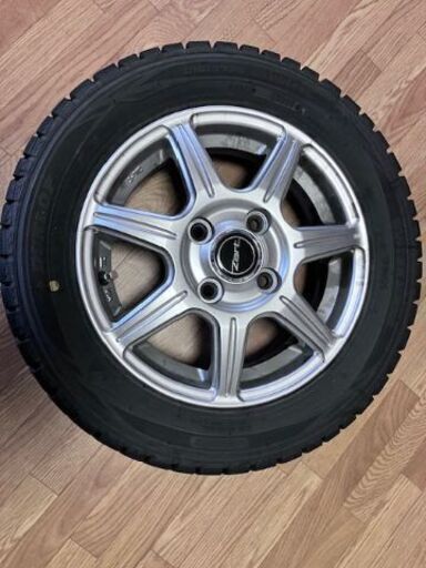 ダンロップ製スタッドレスタイヤ　ホイル 4本セット