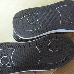 スニーカーの画像