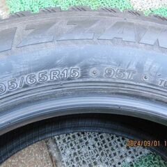 ブリヂストンスパイクタイヤ　195/65R15 95T TUBELESS RADIAL  2013製 4本セットの画像