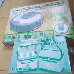 食器セット、クーラーバッグ、お掃除ロボクリーナーなどの画像