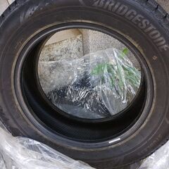 マツダ　cx-3 車載スペアタイヤセット　215/60r16 21年 VRX3 スタッドレス　タイヤおまけ付きの画像