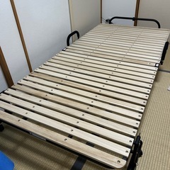 【値下げしました】ニトリ　 シングル 折りたたみ桐すのこパイプベッド 　の画像