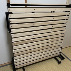 【値下げしました】ニトリ　 シングル 折りたたみ桐すのこパイプベッド 　の画像