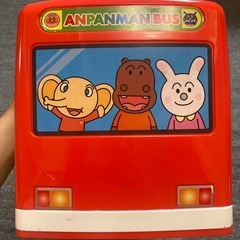 つぎ止まります！アンパンマンバスの画像