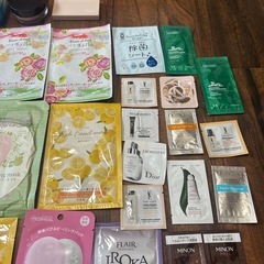 ほぼ新品　ファンデーション　化粧地　パックなど　合計40点の画像