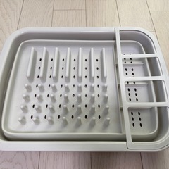 大皿と水切りカゴのまとめ売りの画像
