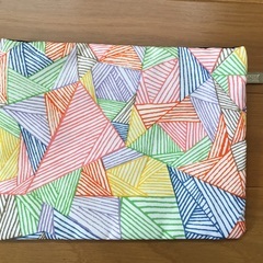LeSportsac 幾何学模様 ポーチの画像