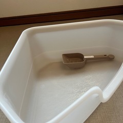 【先着順】猫用コーナートイレ（スコップ付き）の画像