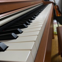ピアノ　Kawai CN24C
の画像