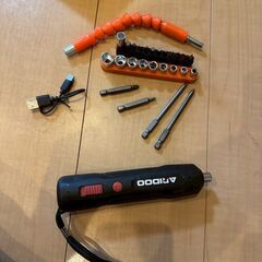 🔧【新品未使用】電動ドライバー 小型 充電式 手動兼用 15本ビ...