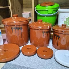 逗子 漬物容器 壺 蓋付 陶器 漬物樽 つけもの容器 漬け物容器 漬物 漬け物 つけもの 容器 保存 ぬか漬け 漬けもの 漬物器 かめ 壺 保存容器 梅酒 ピクルス シソジュース ピン 瓶 ぬか漬け 大根 きゅうり なす たくあん しば漬け おとし蓋 漬物石 重しの画像