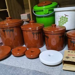逗子 漬物容器 壺 蓋付 陶器 漬物樽 つけもの容器 漬け物容器 漬物 漬け物 つけもの 容器 保存 ぬか漬け 漬けもの 漬物器 かめ 壺 保存容器 梅酒 ピクルス シソジュース ピン 瓶 ぬか漬け 大根 きゅうり なす たくあん しば漬け おとし蓋 漬物石 重しの画像