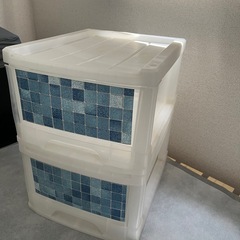 【お譲り先決定】　衣装ケース2個セット＋箱ティッシュ５箱の画像