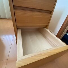 天然木の小型チェスト 3段（大川家具）／角丸デザインの画像