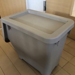 カインズ　収納ケース　1000円→300円の画像