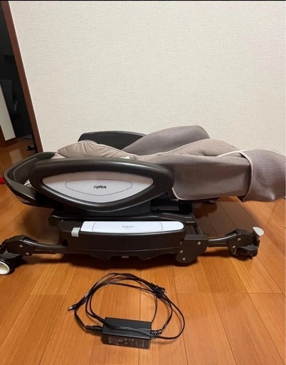 アップリカ　ユラリズム　オートスウィング　電動ハイローチェア