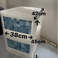 【お譲り先決定】　衣装ケース2個セット＋箱ティッシュ５箱の画像
