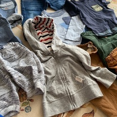 譲ります夏冬男の子服80.90サイズの画像