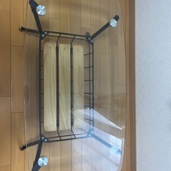 ガラステーブルの画像