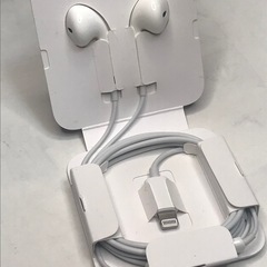 （取引中）iPhoneイヤフォン　ライトニングタイプ（純正　未使用）の画像