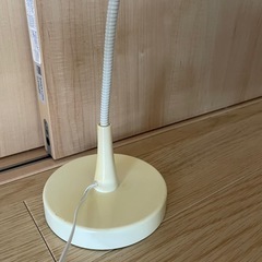 IKEAのLEDスタンドライト／デスクライトの画像