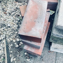 コンクリートブロック差し上げます！
の画像