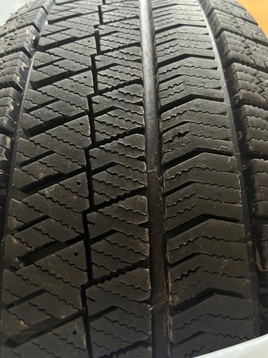【最終価格！中古美品】ブリヂストン　ブリザック　VRX2　スタッドレスタイヤ　215/65R16 98Q  