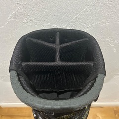OAKLEY スタンド型軽量キャディバッグ 黒/黄の画像