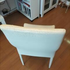家具:白いチェアの画像