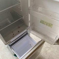 SHARP 冷蔵庫の画像