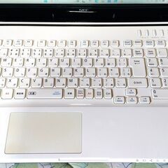 【けっこうきれい】Windows11 SSD ブルートゥース搭載 薄型 NECノートパソコン BlueLEDマウスプレゼント中 (15.6型 Ivy Bridge Office)の画像