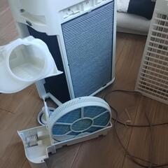 清掃済　SHARP　プラズマクラスター空気清浄機　KC-G40-Wの画像