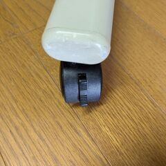 大型の移動式ホワイトボード、ロック付きキャスター付きです。の画像