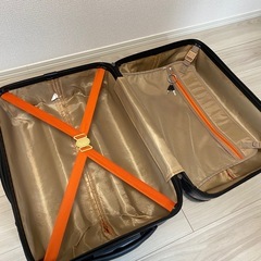 【無料でお譲りします】キャリーケース・鍵付きの画像