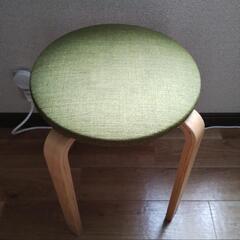 曲げ木スツールの画像
