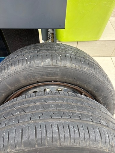 日産リーフ　タイヤ?　ホイルカバー　中古