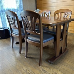 ダイニングテーブル、椅子4脚セットの画像